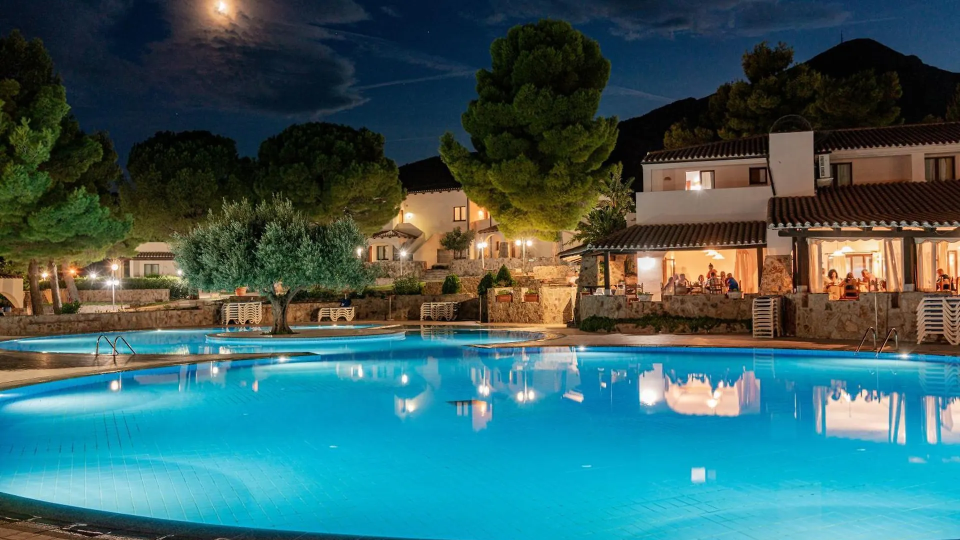 Club Esse Cala Gonone Otel